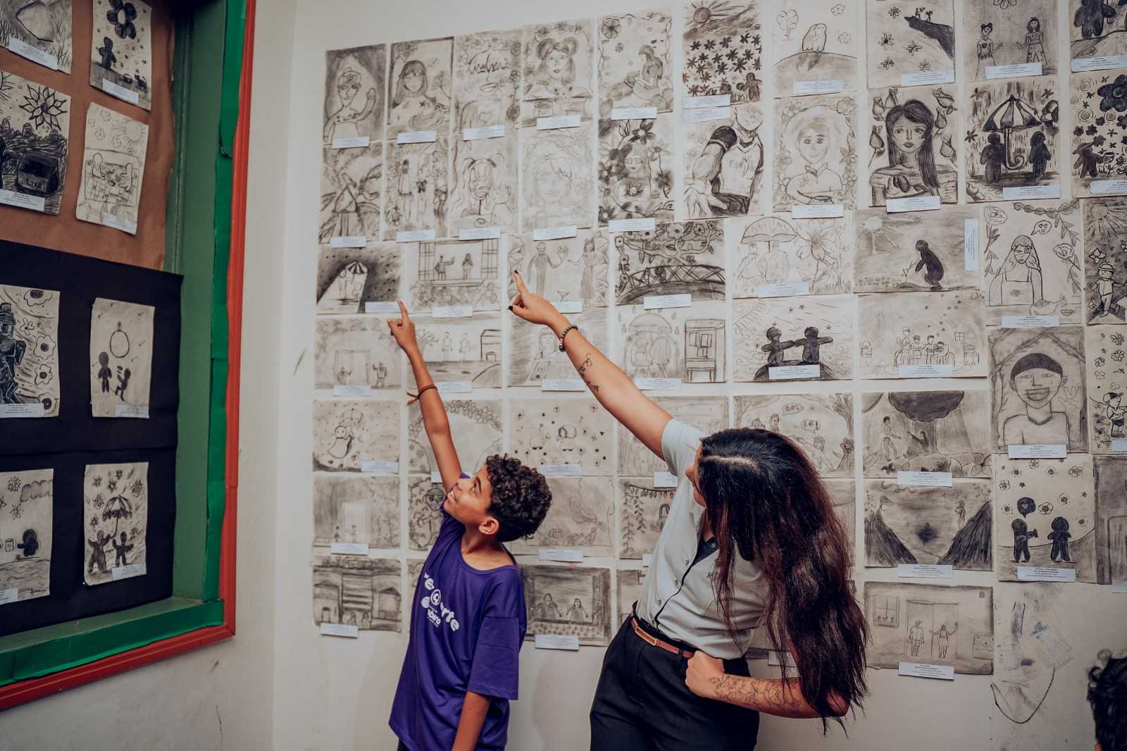 Exposição em Itabira destaca arte e reflexões de estudantes sobre gentileza