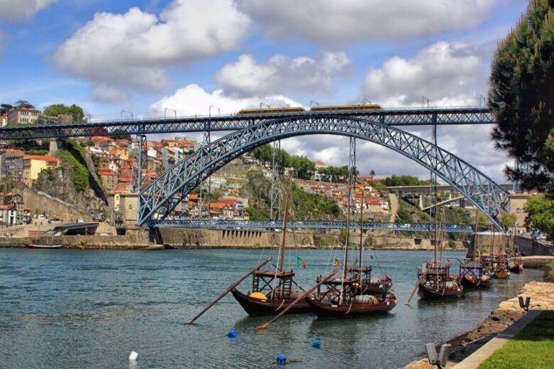 Lei de Estrangeiros de Portugal entra em vigor com regras mais duras para imigrantes