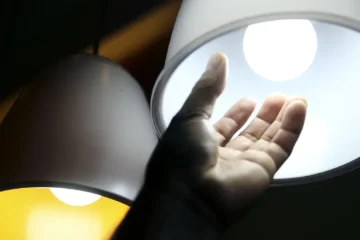 Conta de luz residencial deve subir 8% em 2026