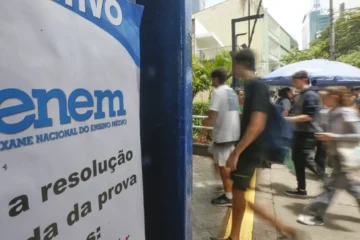 Inep anuncia anulação de três questões do Enem 2025 após identificação de vazamento
