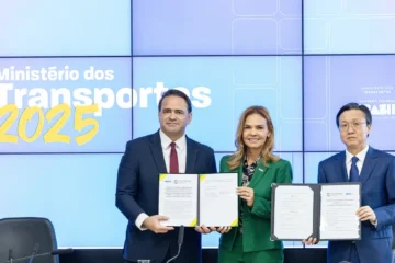 Brasil assina memorando de entendimento com a China para projeto de ferrovia ligando o país a dois oceanos