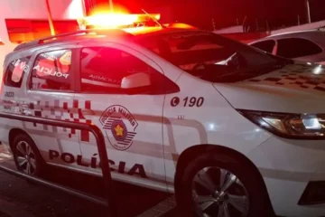 Comerciante chama a polícia após ser furtado e descobre que um dos bandidos é seu filho