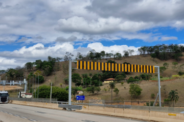 Motoristas são presos por adulterar placas de veículos e tentar burlar pedágio eletrônico na BR-381
