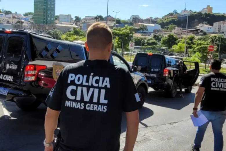 Policial atira em operários e fica em prisão domiciliar