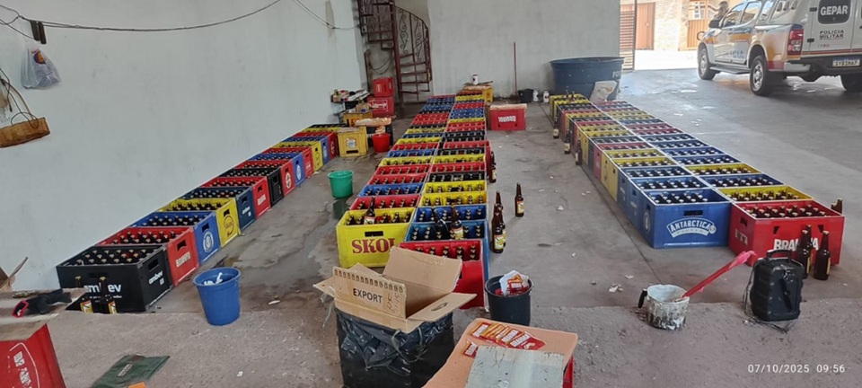 Polícia Militar apreende 130 engradados de cerveja falsificada em Betim