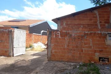 Mãe e padrasto são presos após confessarem matar menina de 5 anos e enterrar no quintal