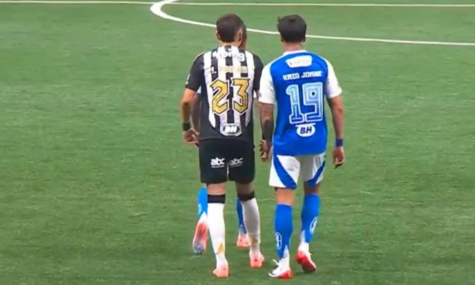 Atlético-MG denuncia Kaio Jorge no STJD por aperto em mão machucada de Ivan Román: “covarde”