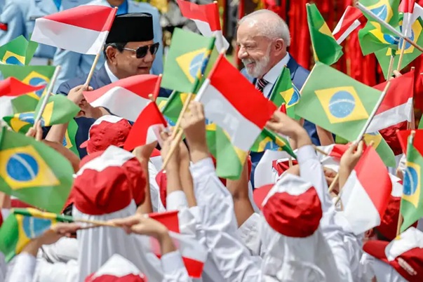 Brasil e Indonésia firmam acordos; Lula confirma candidatura à reeleição em 2026