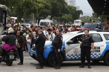 Operação policial opõe população do RJ: 64% aprovam e 27% reprovam