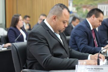 Câmara aprova homenagens propostas por Yuyu da Pedreira a Vovó Jejulia e Dona Naná; confira