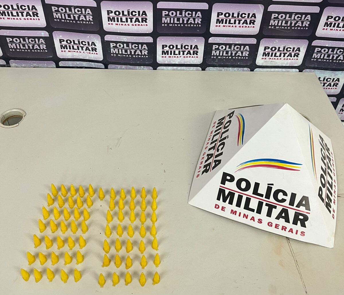 Polícia Militar apreende 71 pinos de cocaína em Itabira