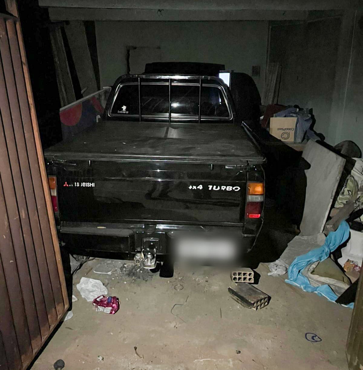 Polícia Militar recupera caminhonete furtada e prende quatro pessoas em Itabira