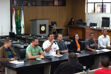 Palavra aberta? Só se Marcelino Guedes permitir; participante não consegue falar após prestação de contas na Câmara de Itabira