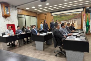 Projeto que veta uso de verba pública em shows com “conteúdo inadequado” é aprovado em Itabira; fiscalização ainda é incerta