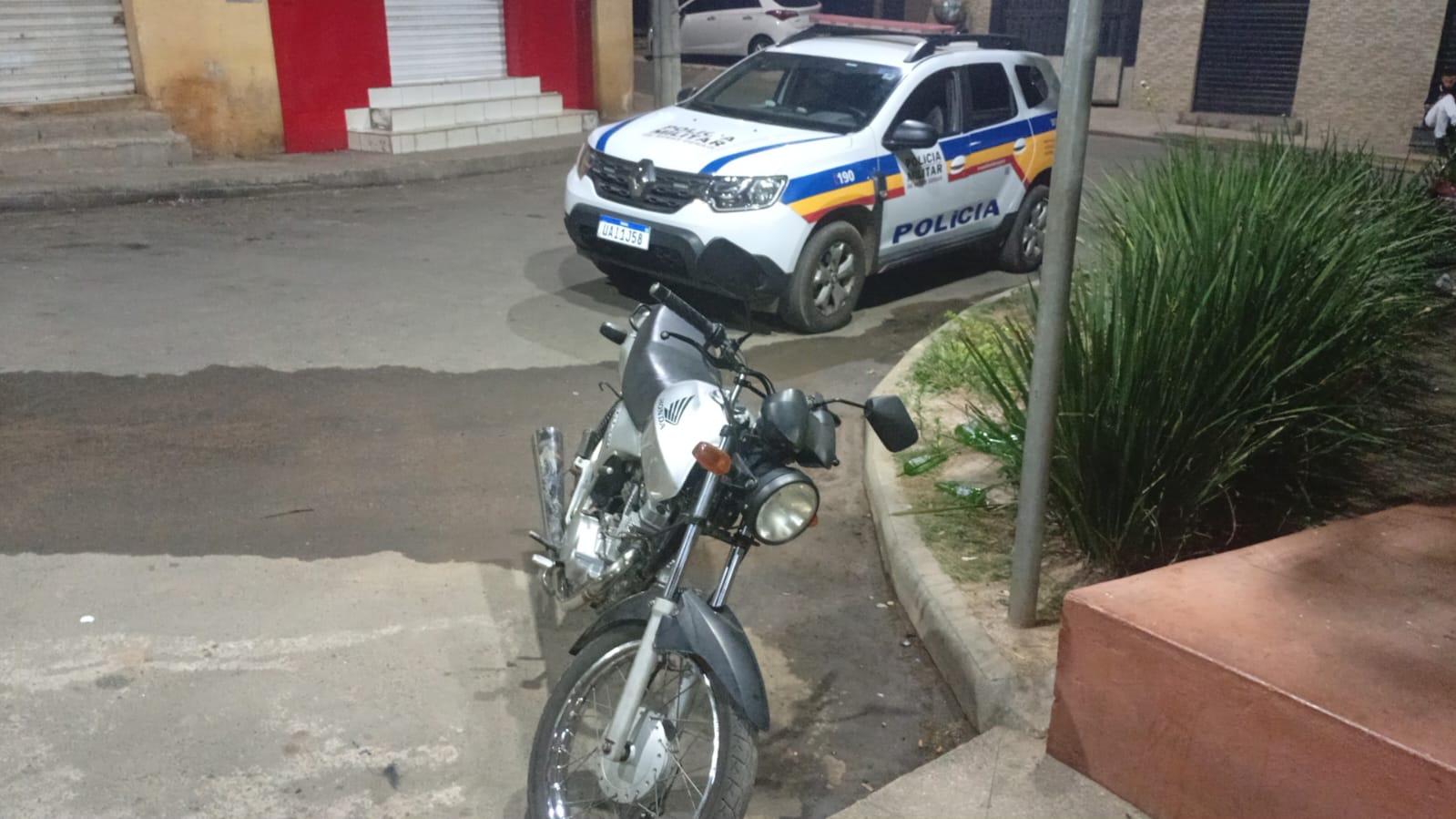 Polícia Militar apreende motocicleta usada em direção perigosa no bairro Pedreira, em Itabira
