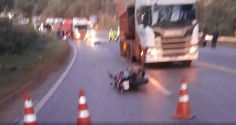 Motociclista morre em acidente e BR-040 é interditada em Congonhas