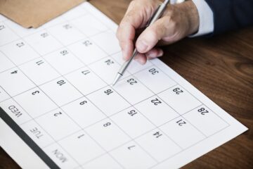 Outubro de 2025 tem feriado no domingo e ponto facultativo para servidores; confira o calendário