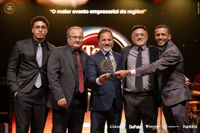 DJ Job Som & Imagem é premiado no Top of Mind pela excelência em iluminação cênica