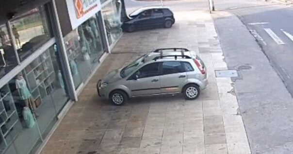 Motorista que colidiu contra vitrine de loja em Itabira não possuía habilitação
