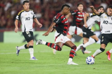 Após derrota na Sul-Americana, Atlético busca reação imediata e tenta impedir coro de “campeão” do Flamengo na Arena MRV