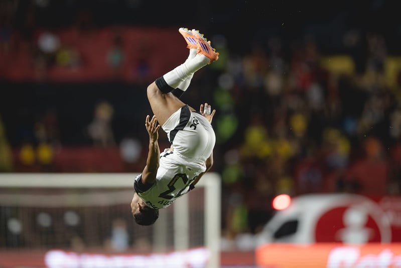 Atlético-MG leva susto, aciona titulares e vira o jogo em cima do Sport na Ilha do Retiro