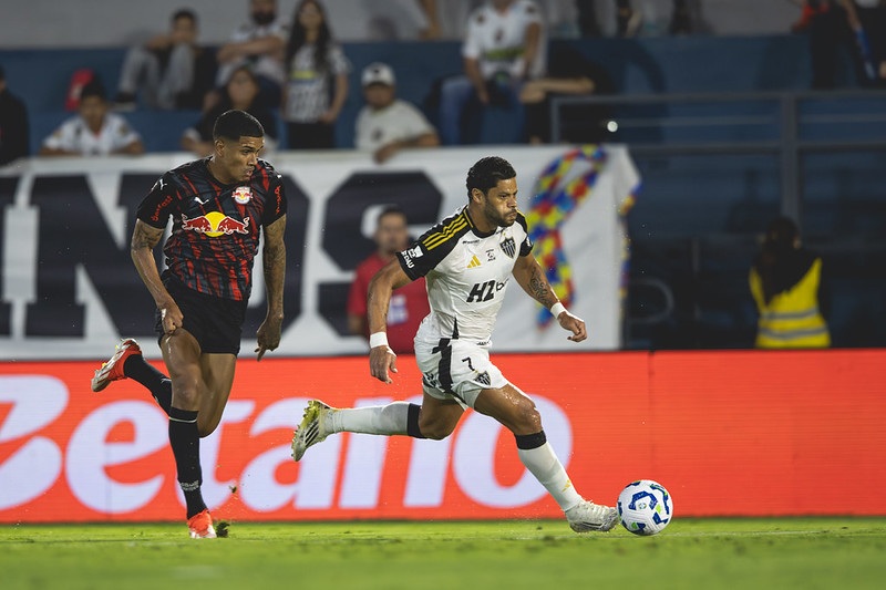 Atlético-MG vê série invicta acabar com derrota para Bragantino antes de decidir Sul-Americana