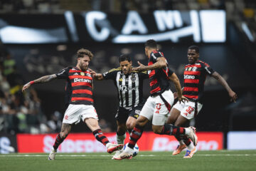 Flamengo empata com o Atlético na Arena MRV e adia decisão do título brasileiro