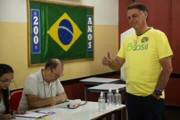 Governo do DF pede a Moraes laudo médico antes de possível prisão de Bolsonaro na Papuda