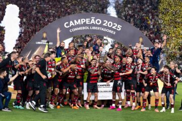 Dominante, Flamengo supera Palmeiras e conquista o tetra da Libertadores