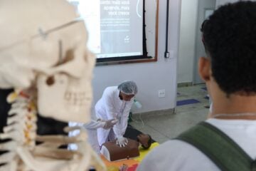 Feira de profissões do Senac reúne estudantes e apresenta áreas de formação em Itabira