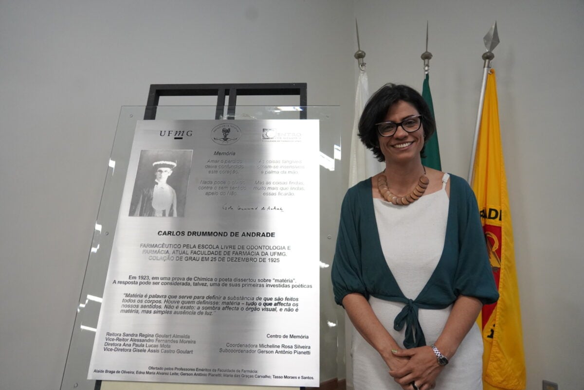 UFMG celebra 100 anos da formatura de Carlos Drummond de Andrade em Farmácia