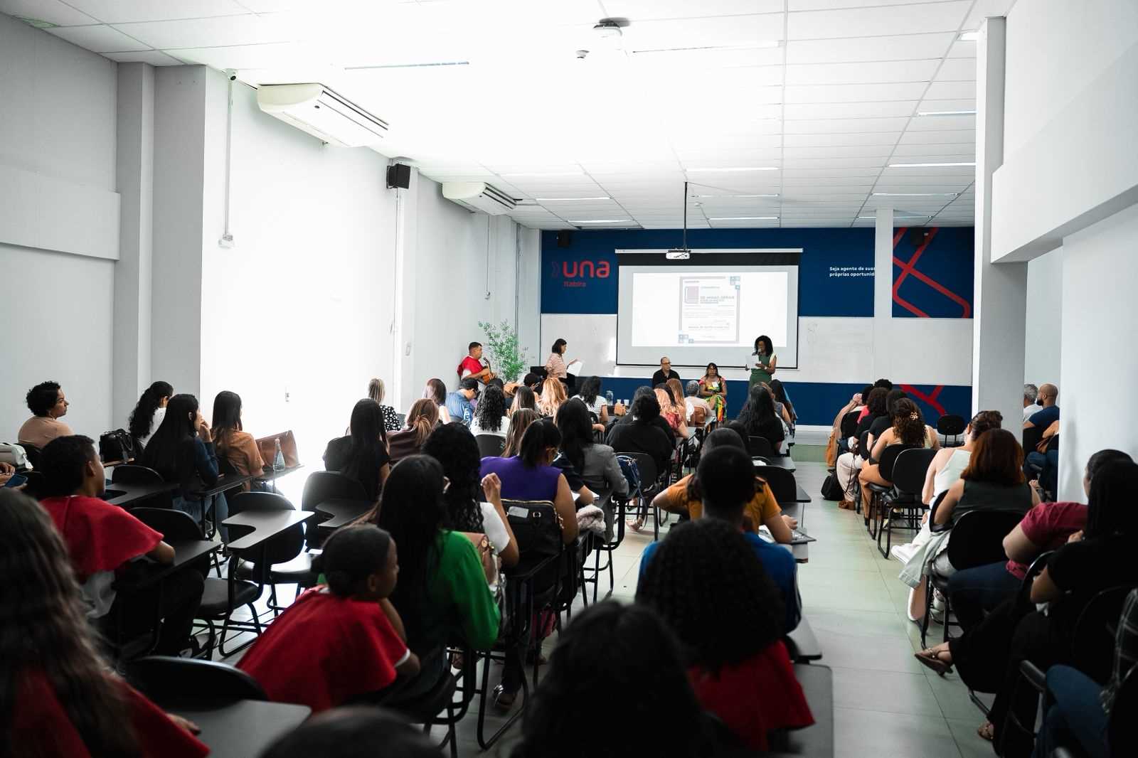 Itabira realiza etapa municipal da Conferência Estadual de Educação e discute propostas para o Plano Municipal de Educação