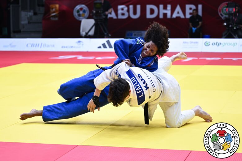 Rafaela Silva e Daniel Cargnin conquistam bronze no Mundial de Judô