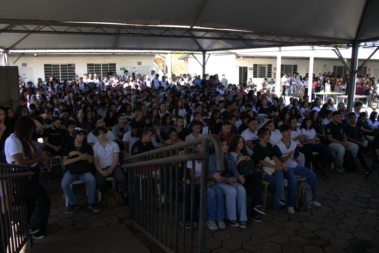 Mostra de Profissões reúne mais de 1,2 mil estudantes na Unifei Itabira