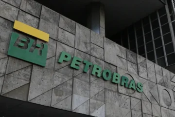 Petrobras continua praticando preços superiores aos internacionais