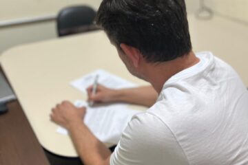 Programa Crescer Sem Juros de São Gonçalo do Rio Abaixo tem assinatura dos primeiros termos de compromisso