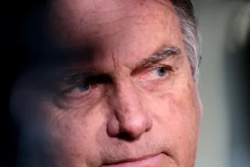 Bolsonaro pode ter alta amanhã e deve seguir para prisão domiciliar