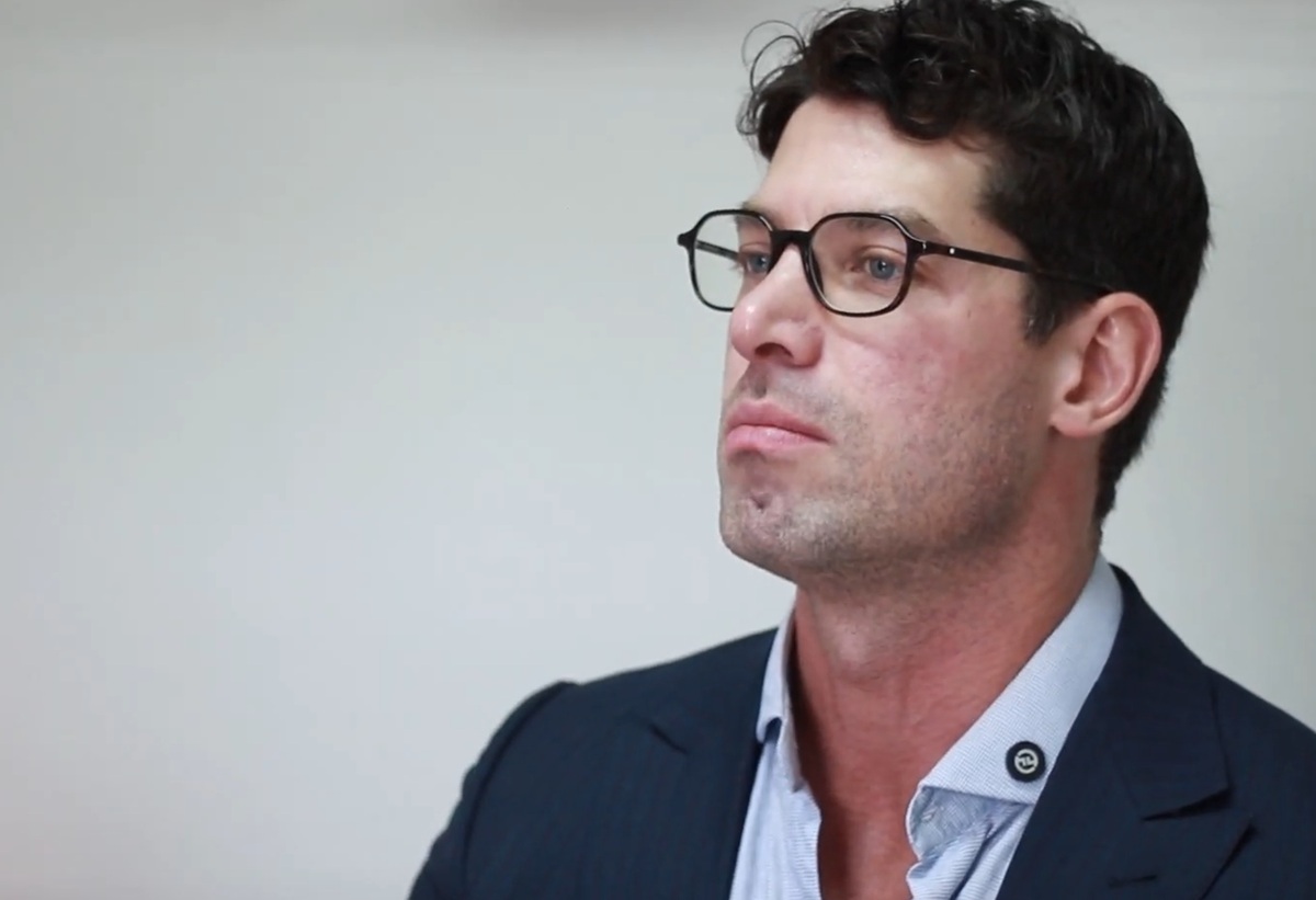 Em Itabira, Marco Antônio Costa, o Superman da Jovem Pan, fala sobre meio ambiente e questiona resultados da COP30