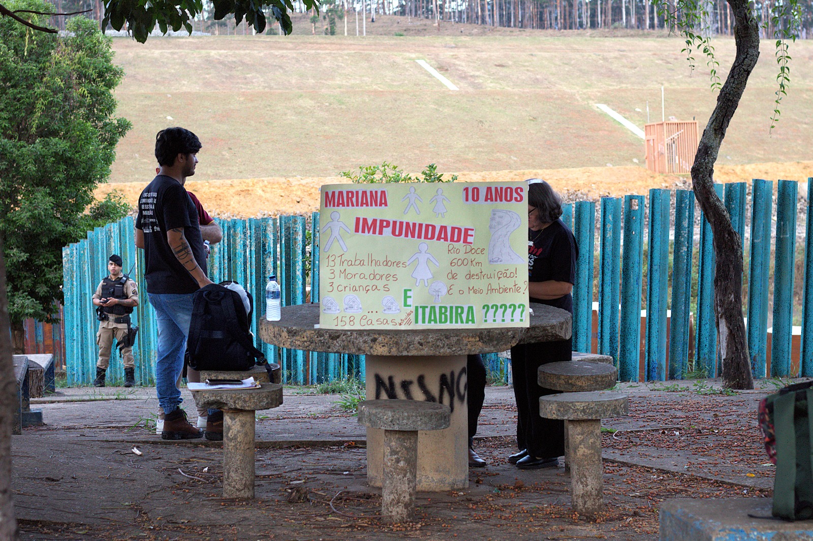 “Vivemos com medo todos os dias”: itabirana denuncia impactos da mineração durante ato pelos 10 anos do rompimento da barragem de Fundão