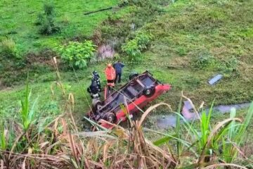 Nova Era: motorista morre em capotamento de caminhonete na BR-381