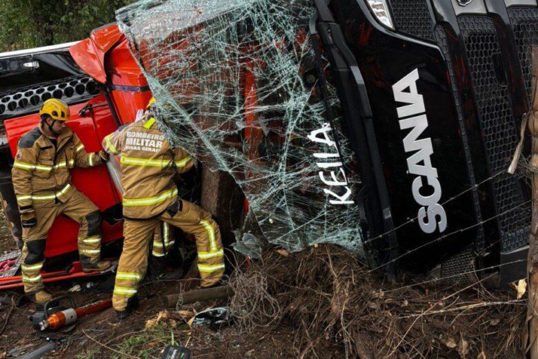 Chuva e tragédia na BR-381: caminhoneiro de Coronel Fabriciano morre e esposa grávida fica presa às ferragens