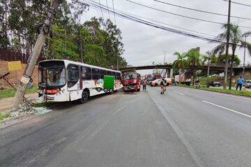 Colisão entre caminhão e ônibus interdita BR-381 em Ipatinga e causa congestionamento quilométrico