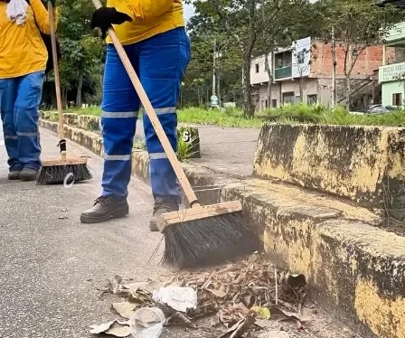 Itaurb divulga funcionamento dos serviços de limpeza urbana neste sábado (15); confira