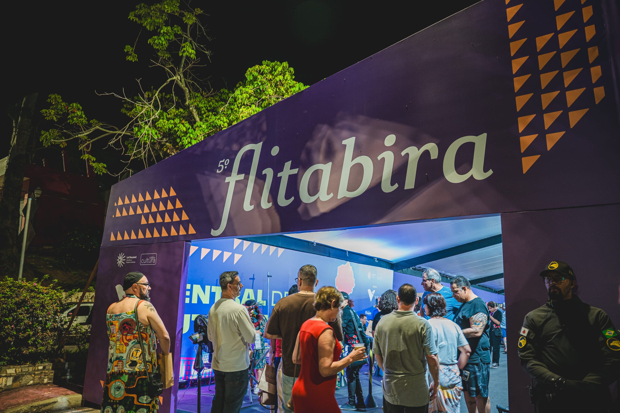 Último dia do 5º Flitabira terá teatro, música e brincadeiras de quintal