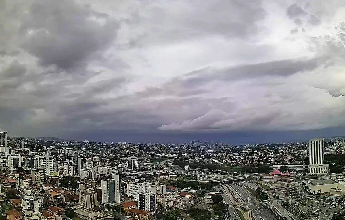 Segunda-feira será de chuva e queda de temperatura em Itabira, João Monlevade e BH; confira a previsão do tempo
