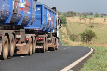 Restrição ao tráfego de veículos pesados nas rodovias mineiras será aplicada no feriado da Consciência Negra; saiba mais