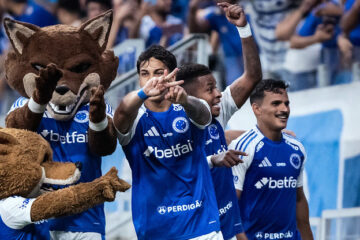 Cruzeiro visita um ameaçado Ceará pelo Brasileirão; Rádio Caraça transmite