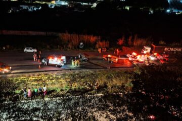 Colisão frontal deixa uma mulher morta e seis feridos na MG-424