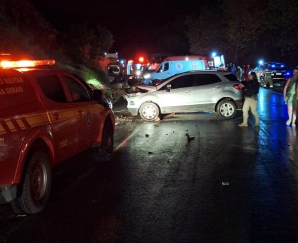 Colisão na BR-262, em Rio Casca, deixa um morto e seis feridos