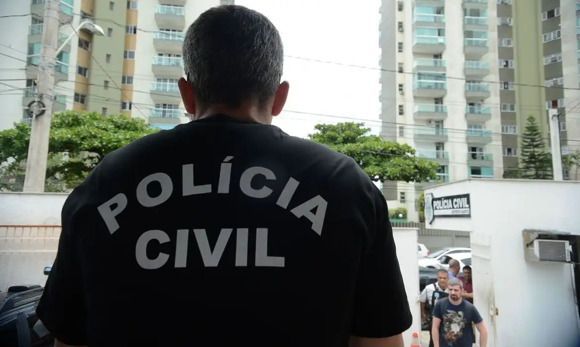 Homem é preso após gravar uma policial no banho em academia de Belo Horizonte